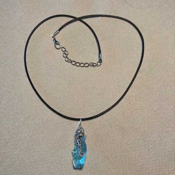 HAND CRAFTED Wire Wrapped Antique Glass Pendant Necklace Sea Horse Charm - Picture 3 of 3